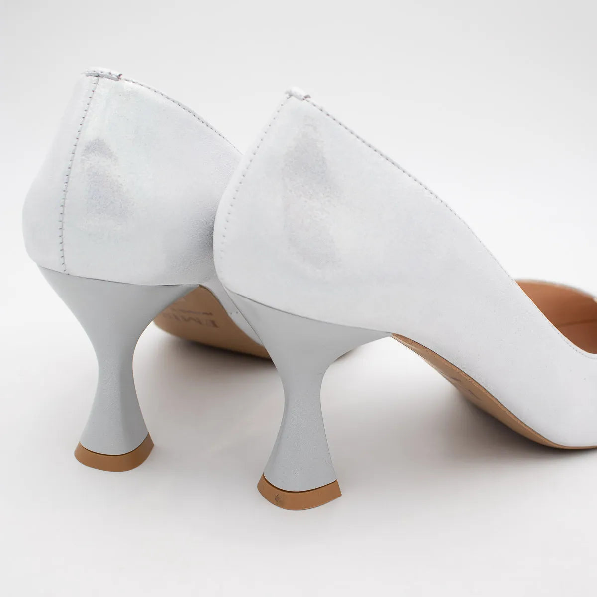 EMIS White Court Shoe (Metallic Finish) – S6047/206