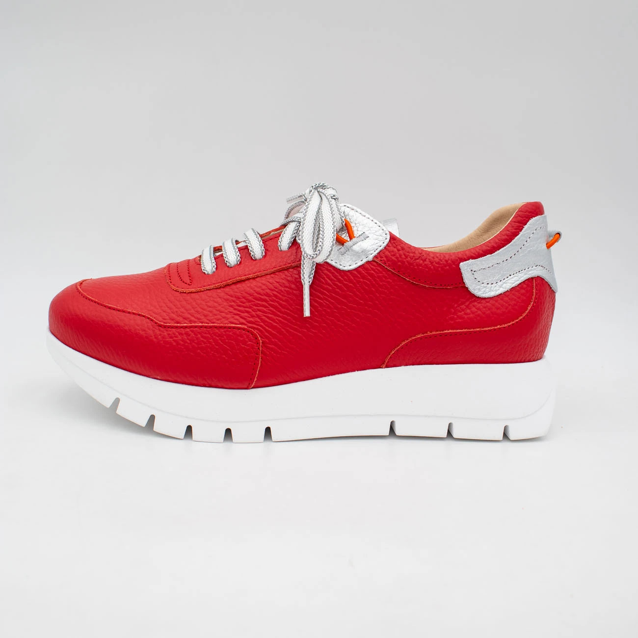 Jose Saenz Red Silver Trainer (Wide Fit) – 2287 ROJO/PLATA