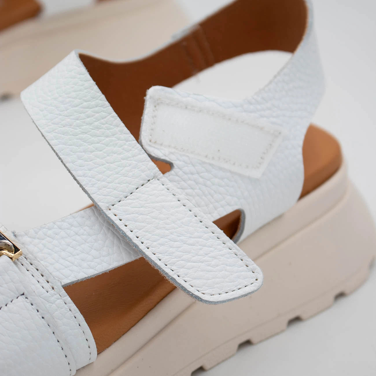 OH! My Sandals White Sandal (Platform Sole) – 5953