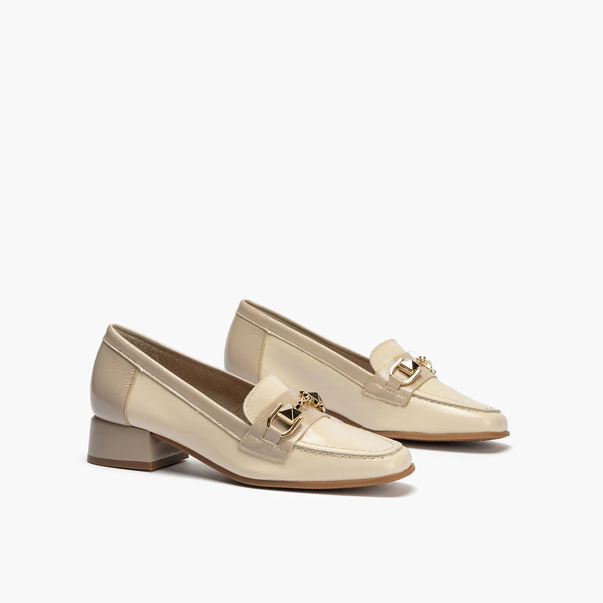 Pitillos Cream Patent Leather Loafer with Gold Chain - Leavys Shoes
