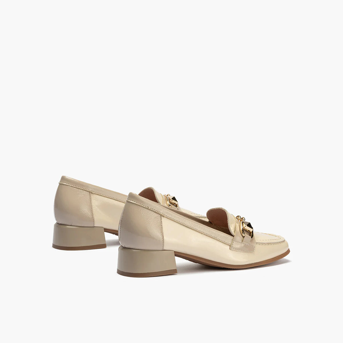 Pitillos Cream Patent Leather Loafer with Gold Chain - Leavys Shoes