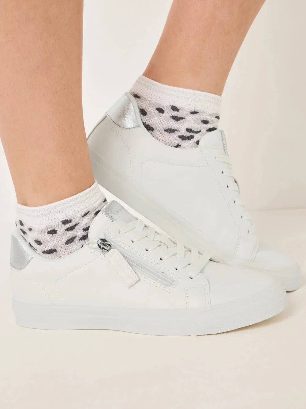 Tamaris Essentials White Lace-Up Runner – Sleek & Trendy - Leavys Shoes