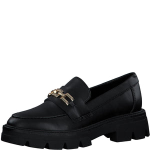 Diagonal view of S. Oliver black loafer emphasizing its silhouette.