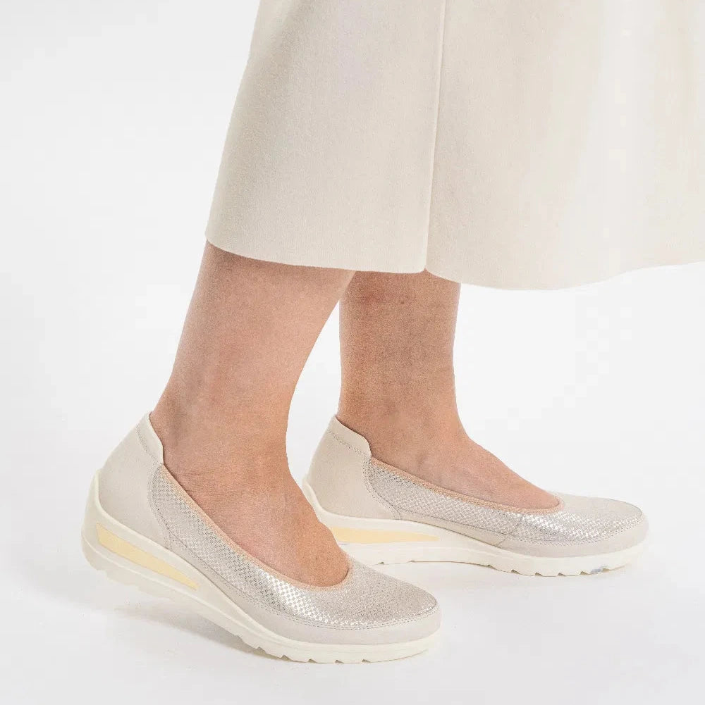Ara Beige Court Shoe (Wide Fit) Zürich