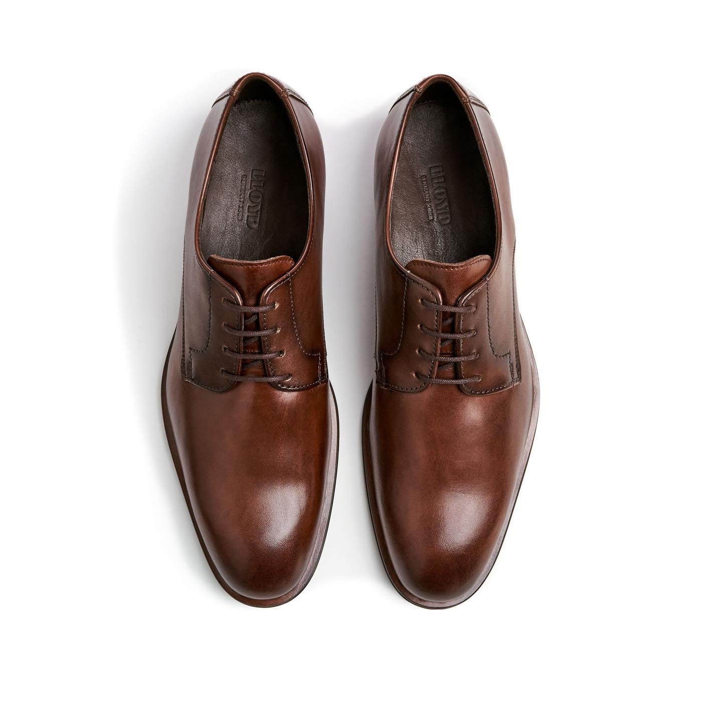 top view of the rounded toe of the brown leather dress shoes.