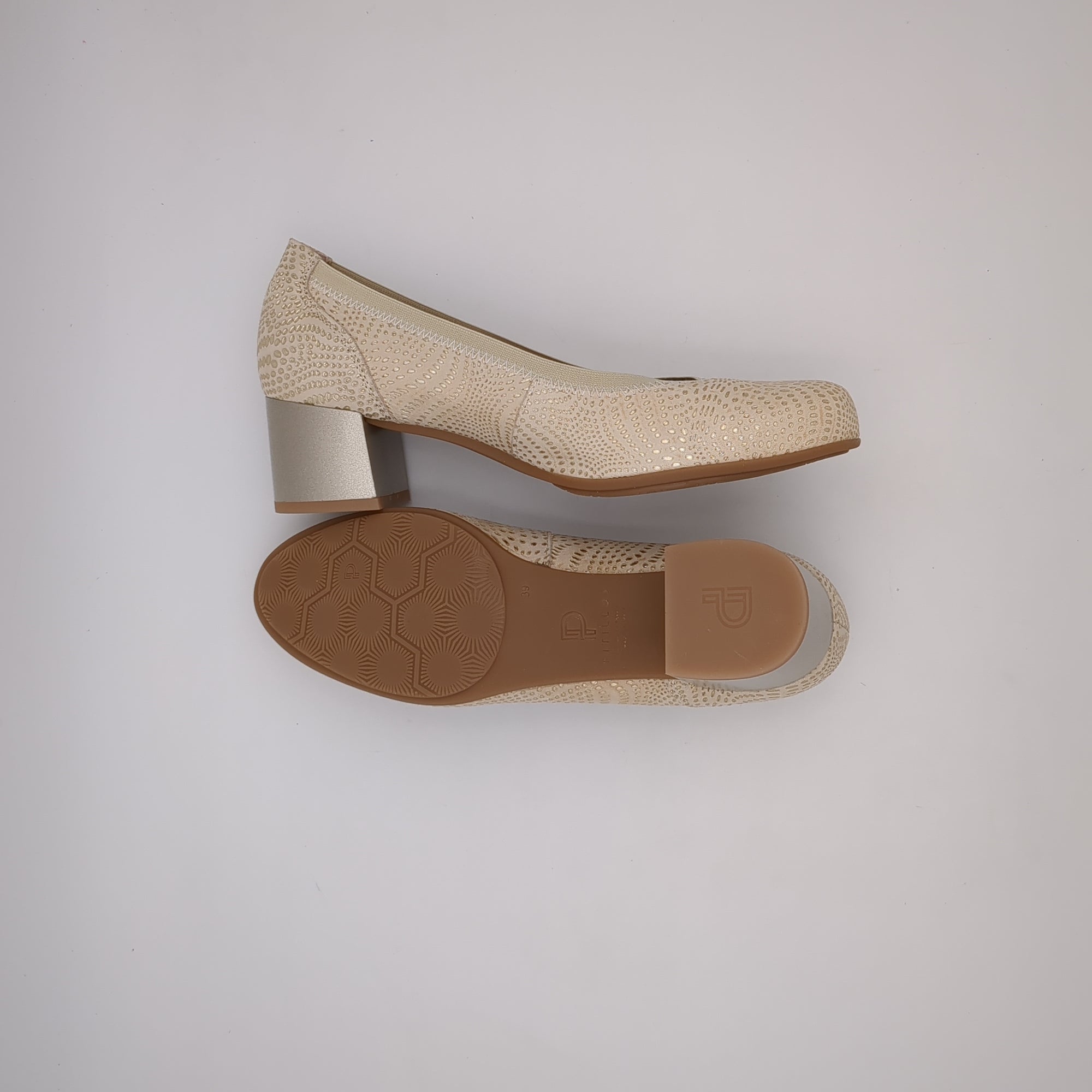 Pitillos Gold Textured Low-Heel Shoe with Elasticated Topline
