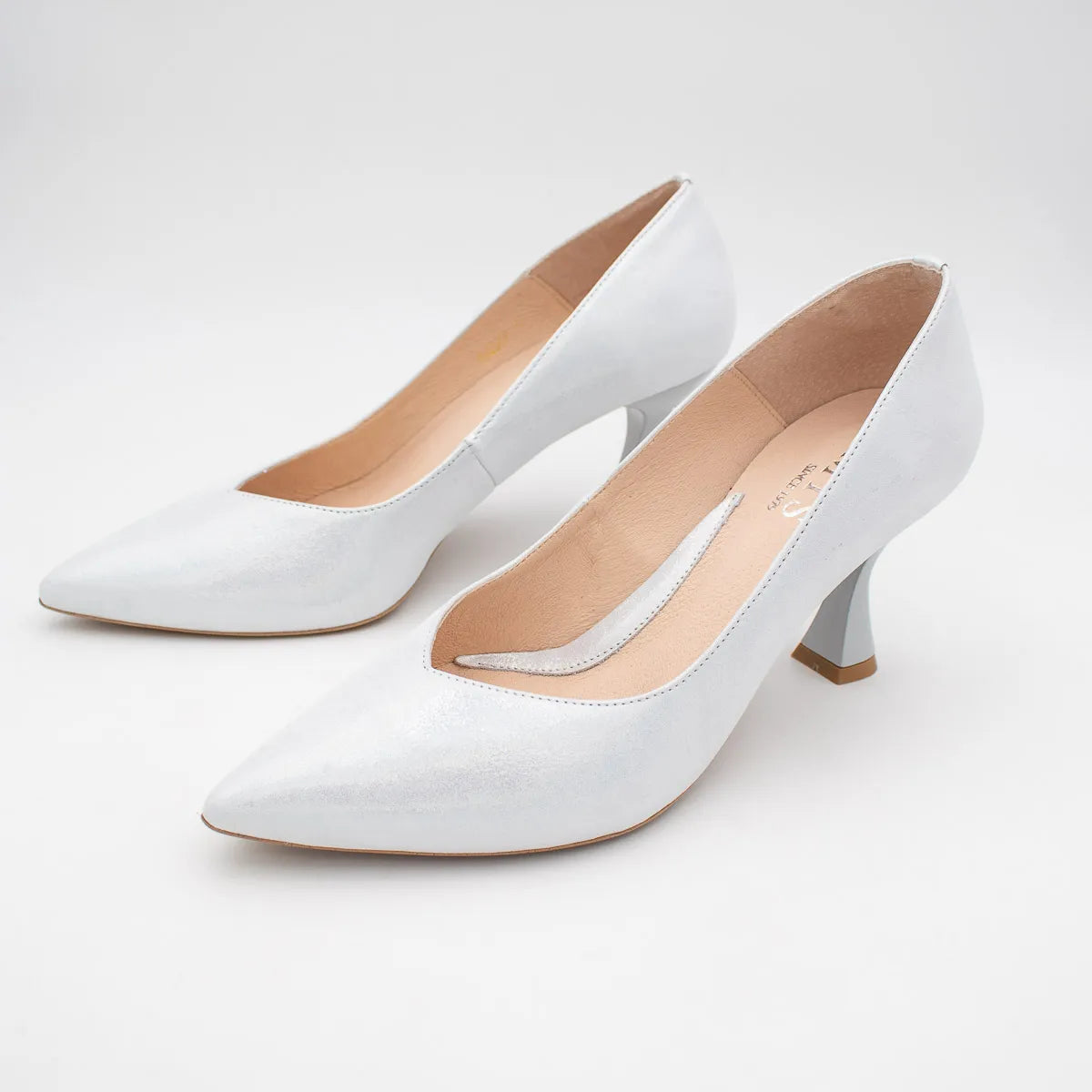 EMIS White Court Shoe (Metallic Finish) – S6047/206