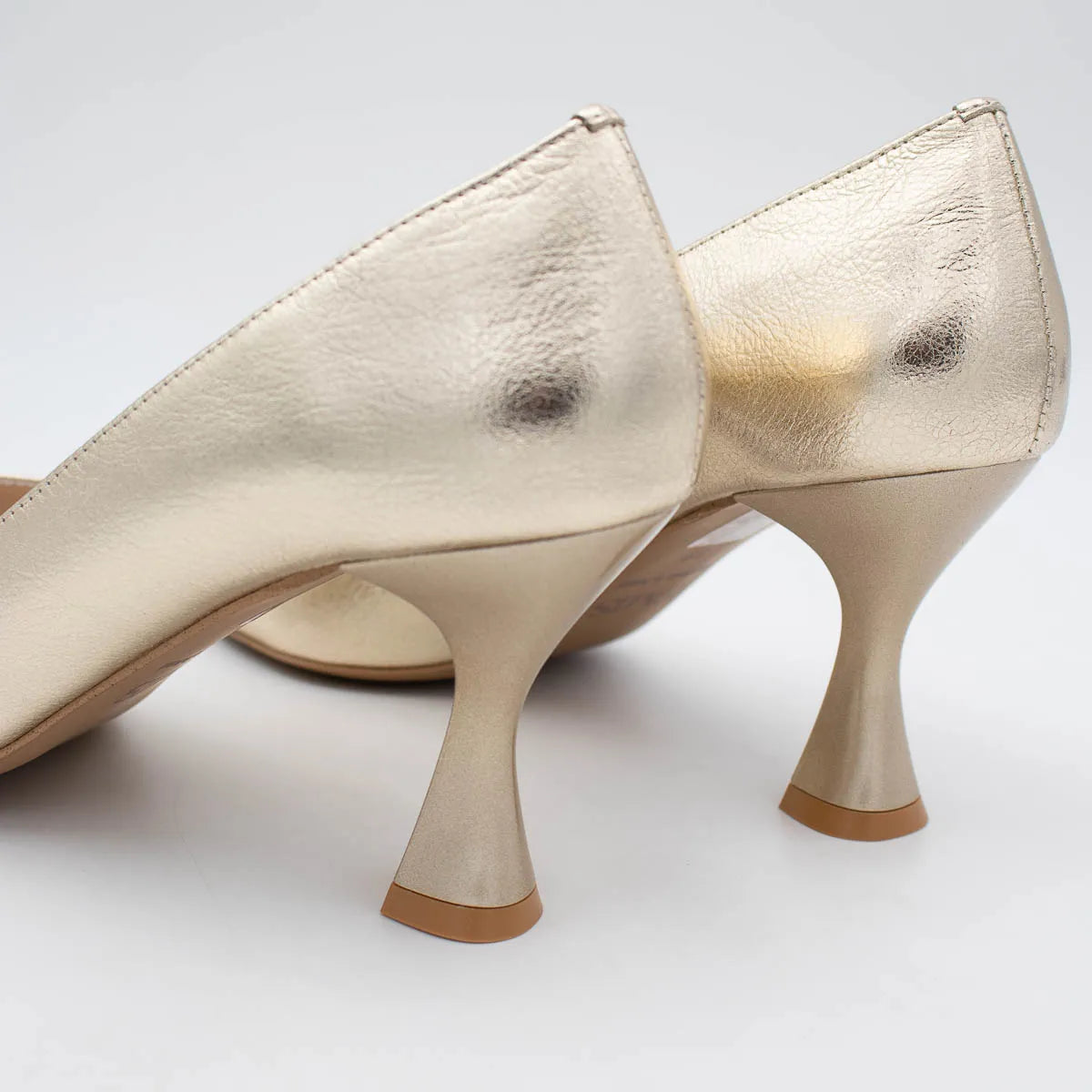 EMIS Gold Court Shoe (Metallic Finish) – S6047/206