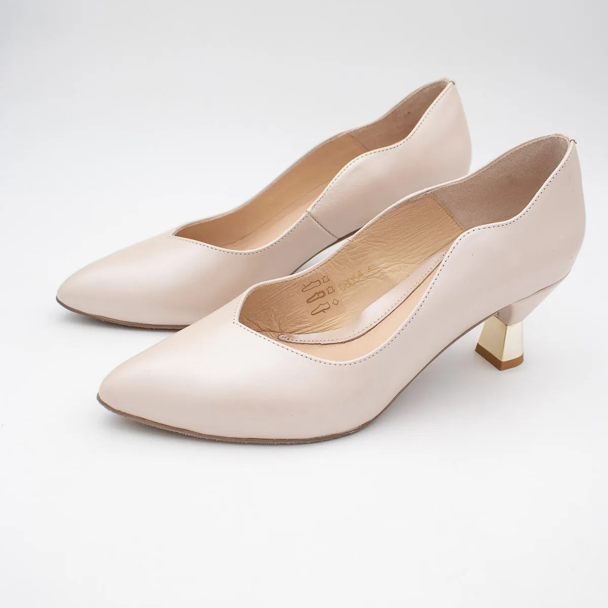 EMIS Beige Court Shoe (Wide Fit) – S8054/F226o