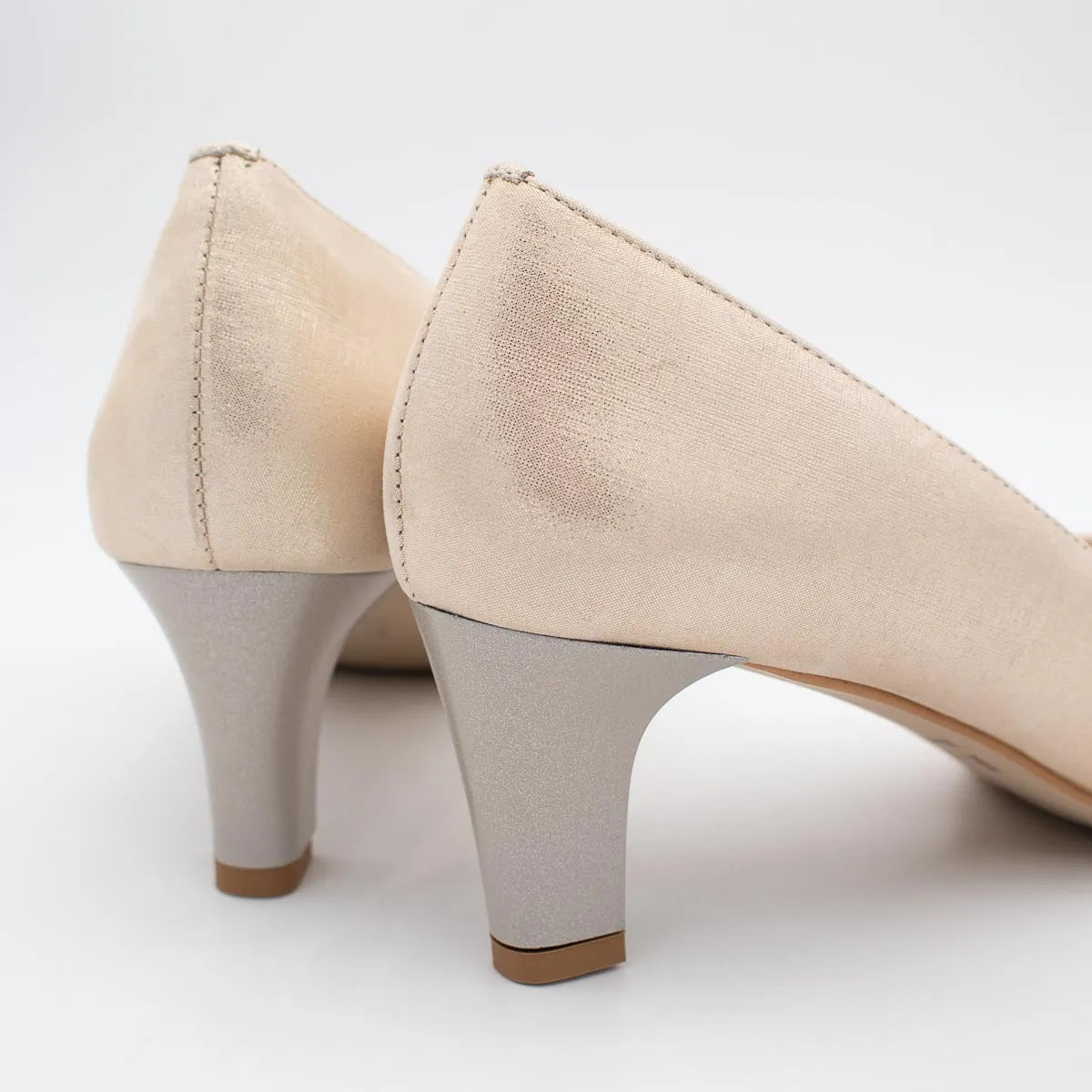 EMIS Gold Court Shoe (Wide Fit) – S8463/024