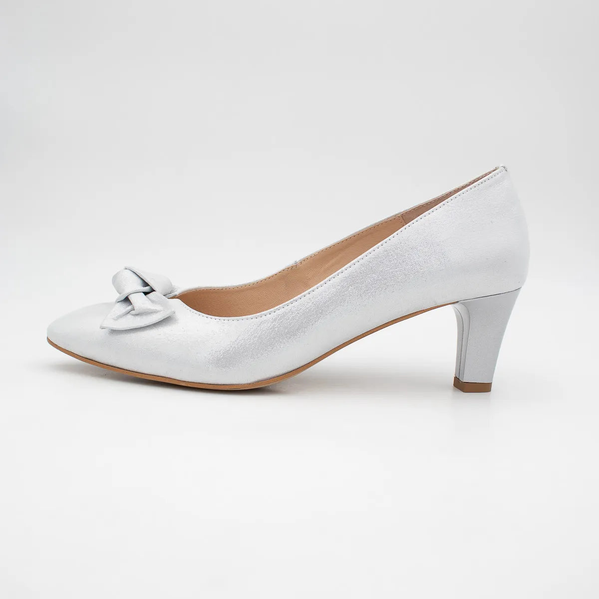 EMIS White Court Shoe (Wide Fit) – S8463/024