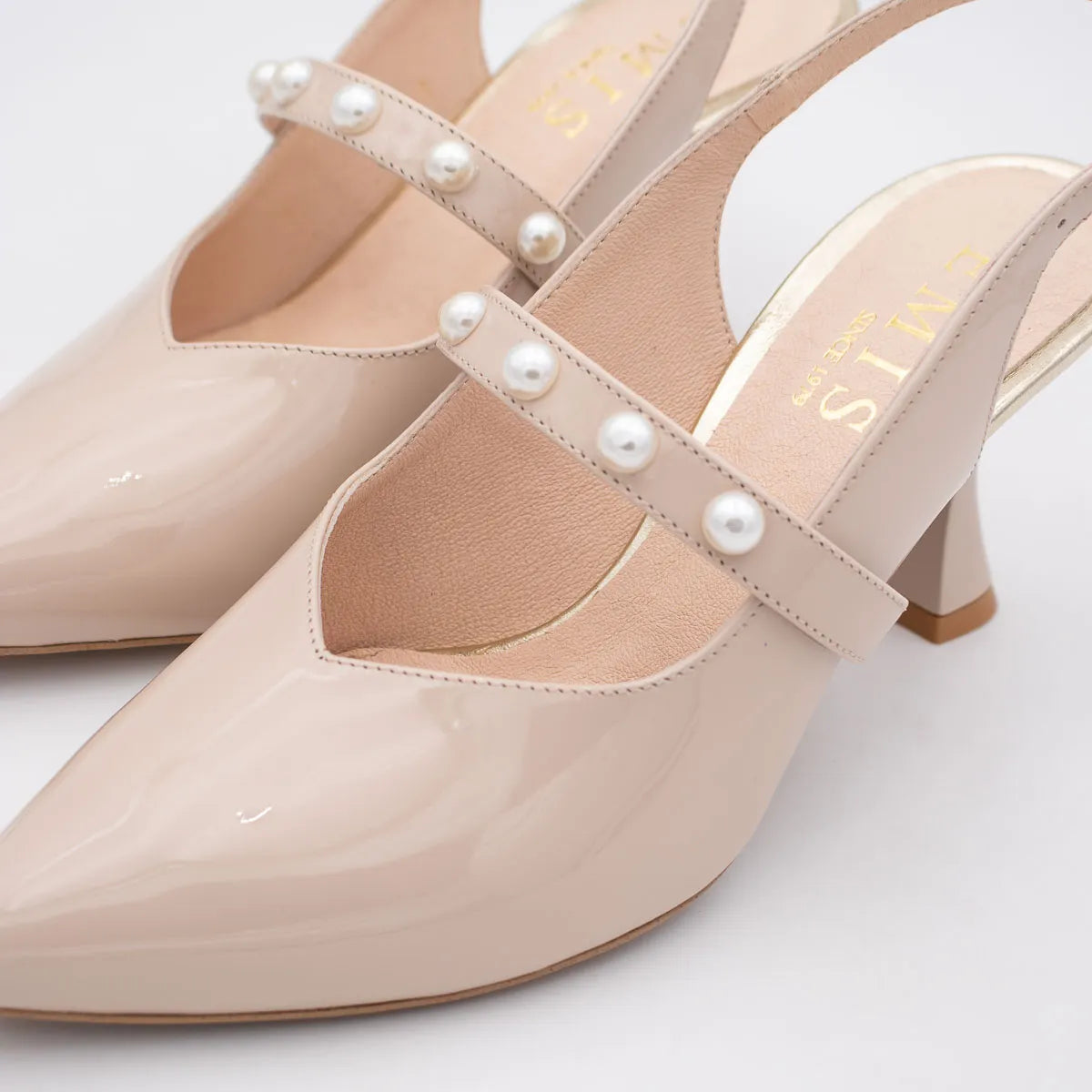 EMIS Beige Shoe (Wide Fit) – SL8469/206