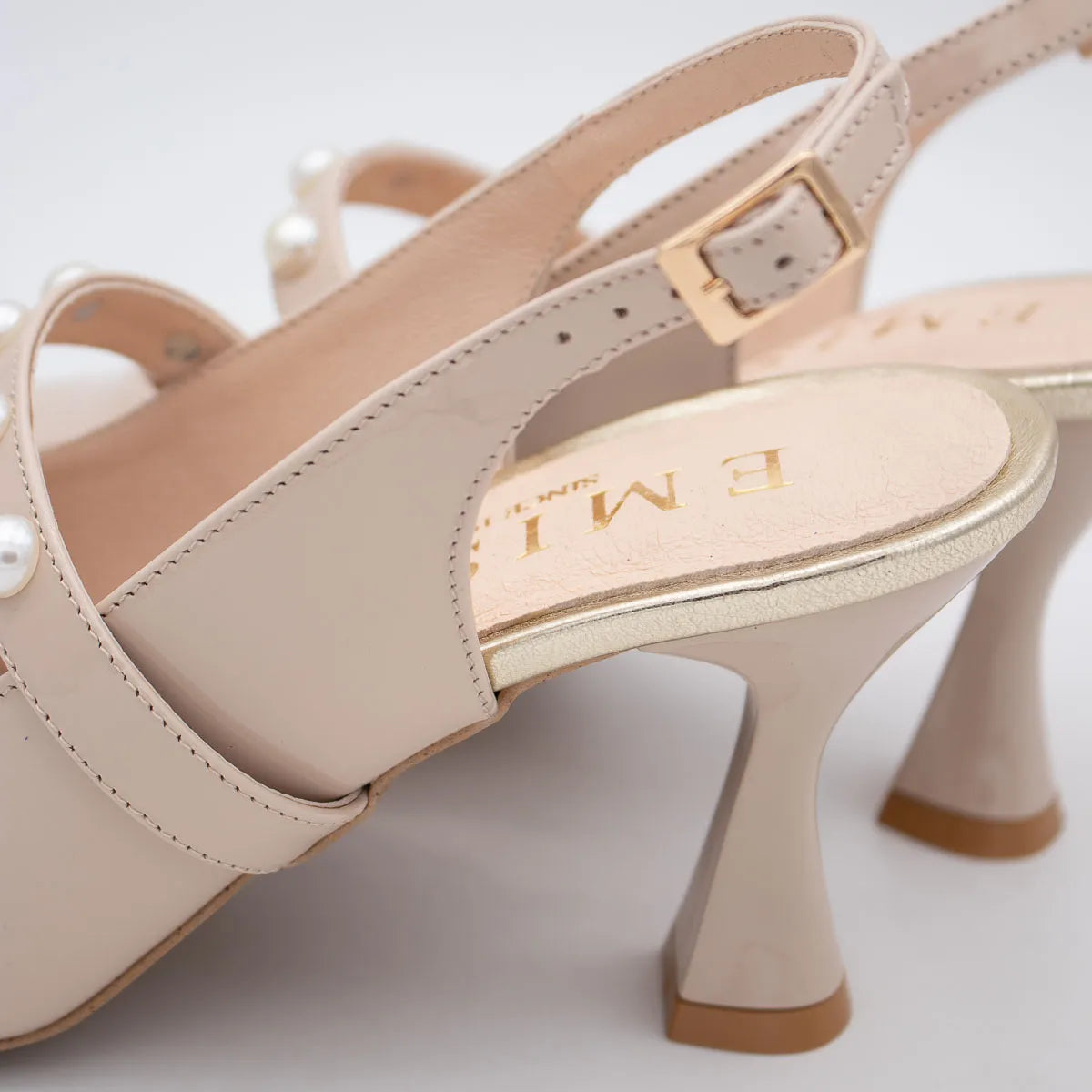 EMIS Beige Shoe (Wide Fit) – SL8469/206