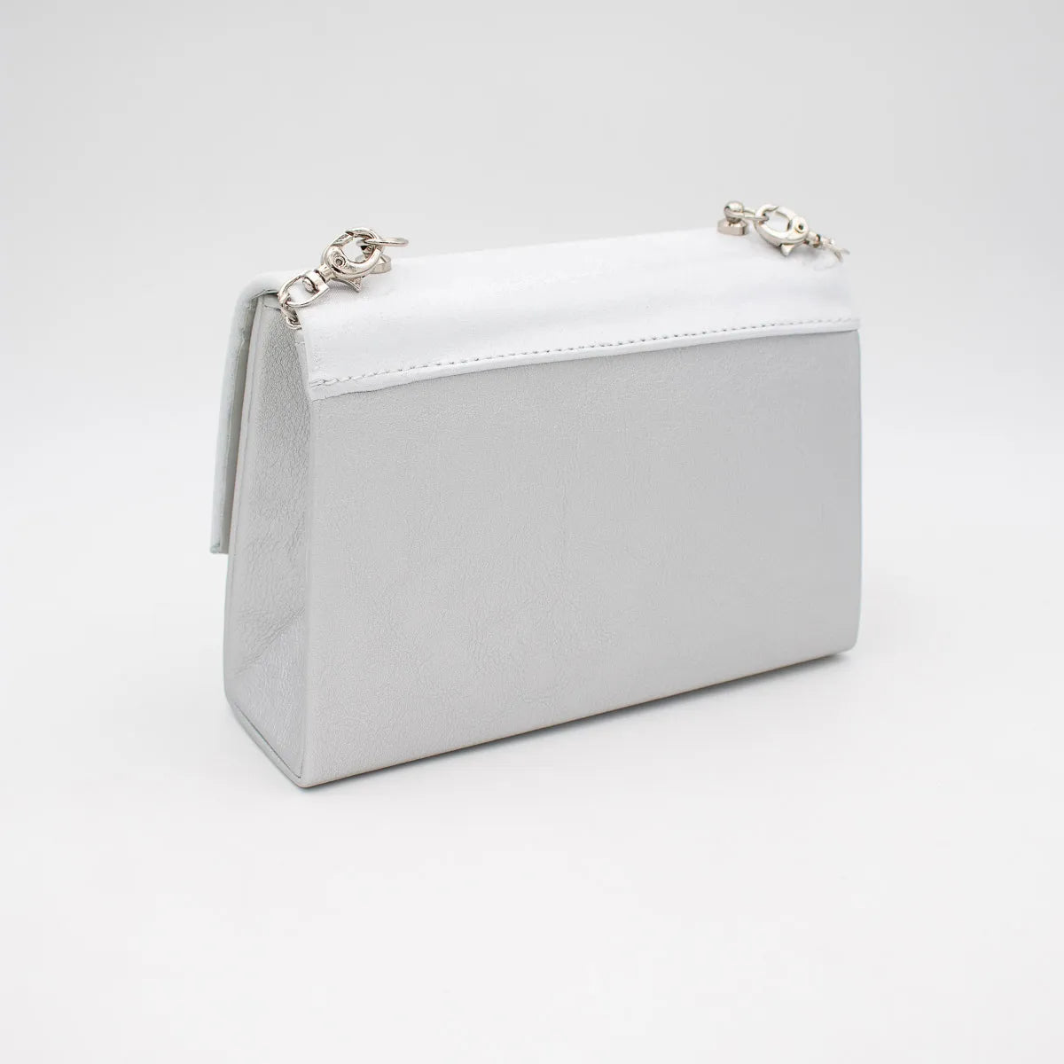EMIS Silver Bag (Chain Strap) – T43L