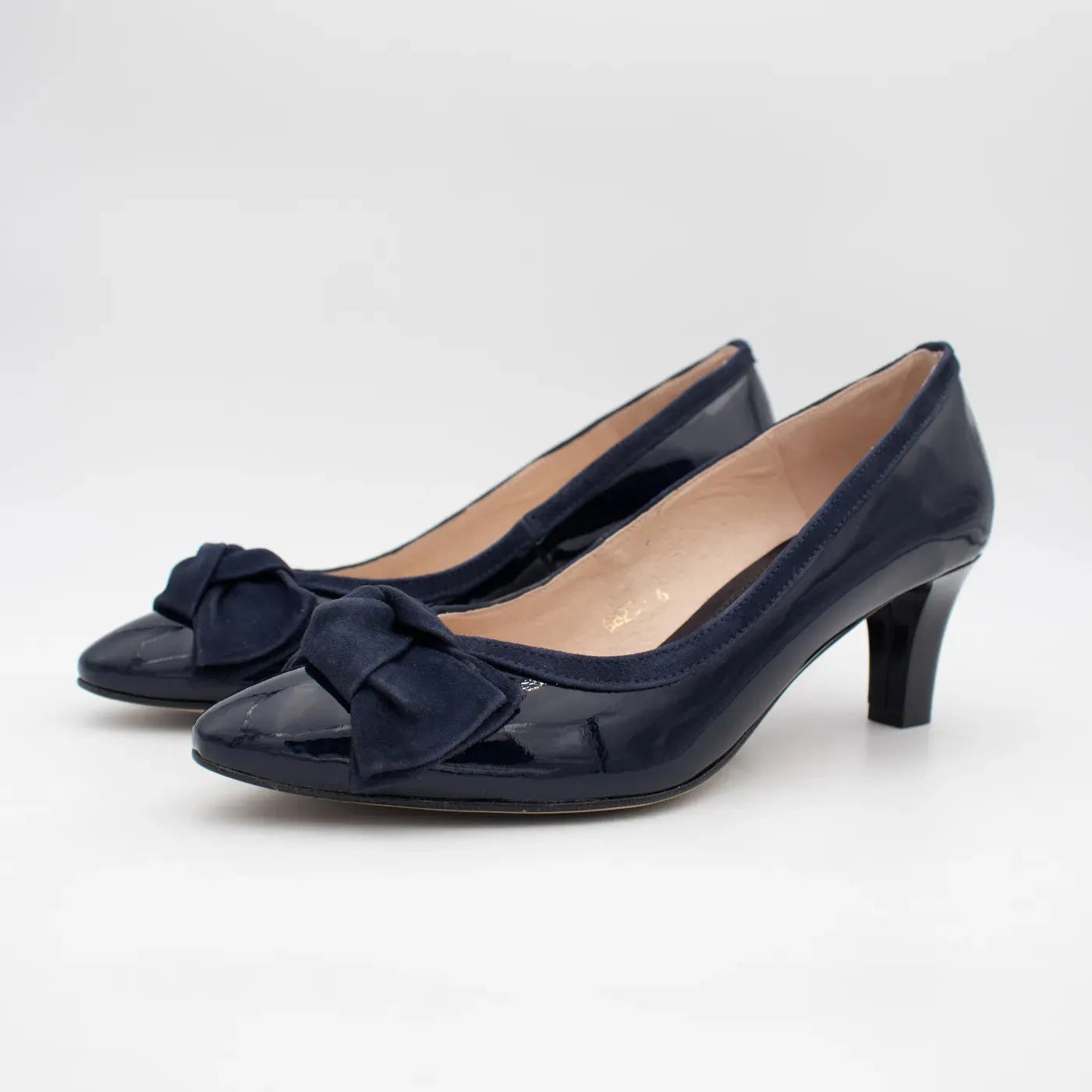 EMIS Vivienne Navy Patent Heels – A Sophisticated Blend of Gloss & Suede - Leavys Shoes