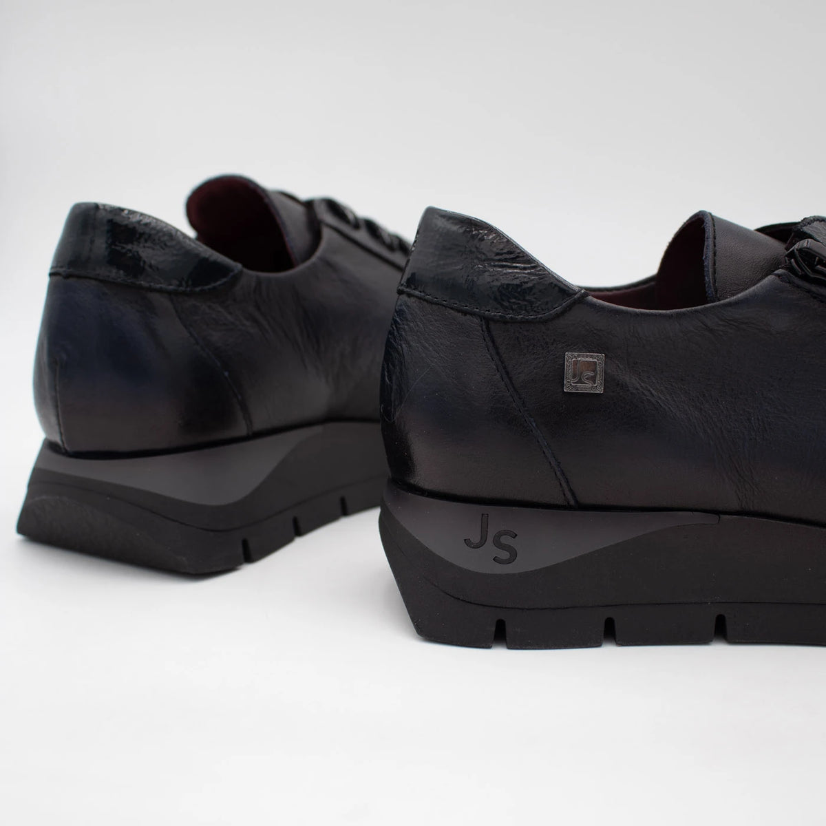 Jose Saenz Belén Navy Leather Zip Trainers