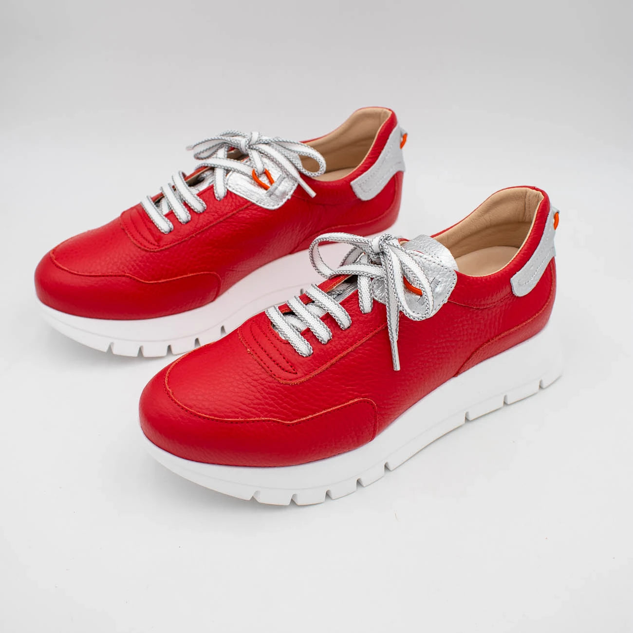 Jose Saenz Red Silver Trainer (Wide Fit) – 2287 ROJO/PLATA