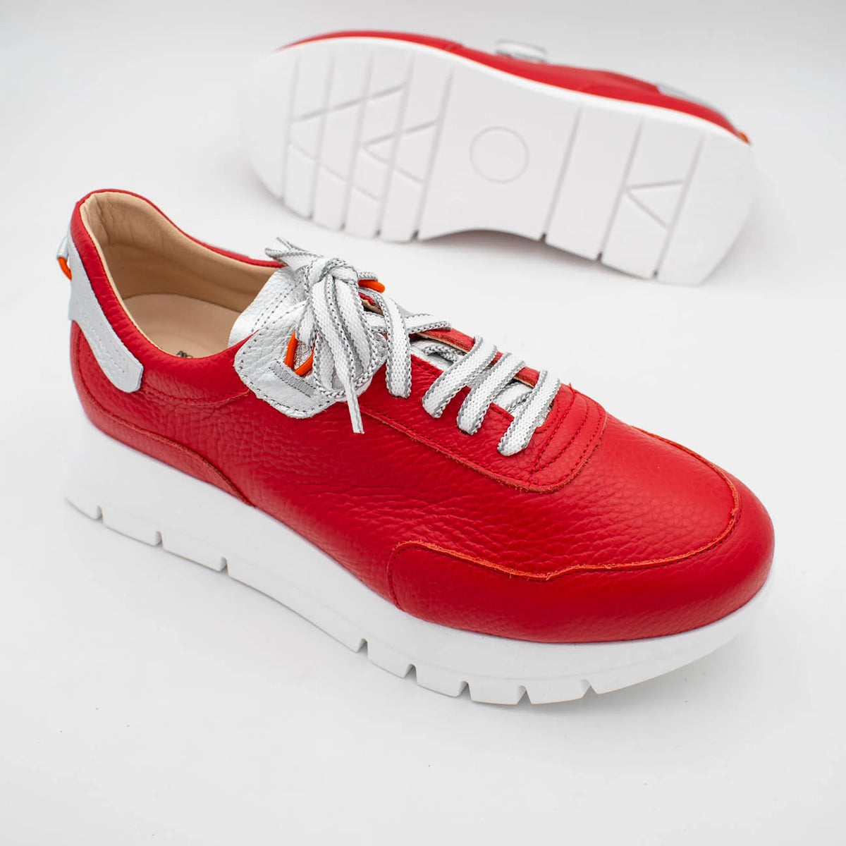 Jose Saenz Red Silver Trainer (Wide Fit) – 2287 ROJO/PLATA