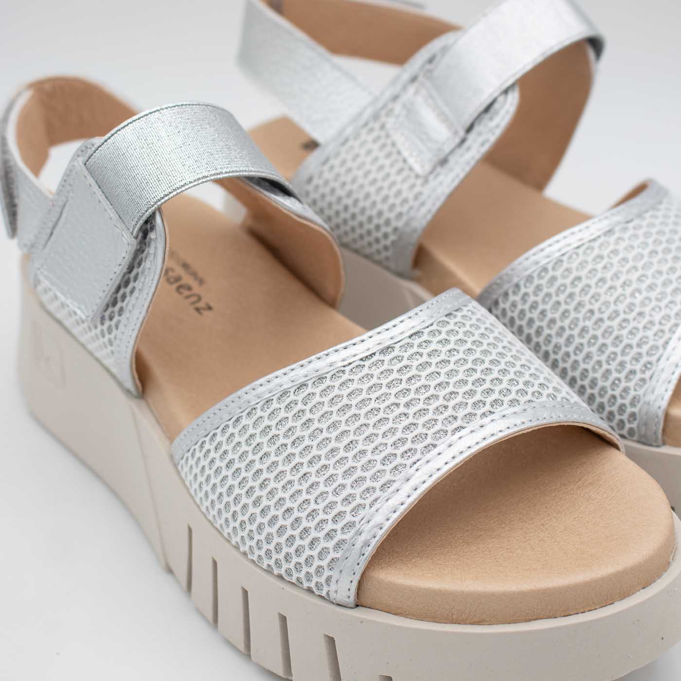 Jose Saenz Silver White Sandal (Wide Fit) – 4235 PLATA/BLANCO