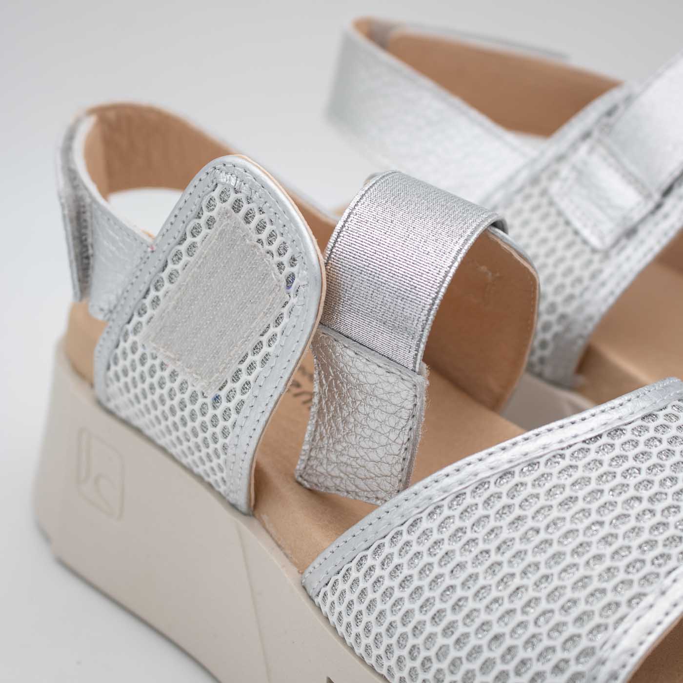 Jose Saenz Silver White Sandal (Wide Fit) – 4235 PLATA/BLANCO