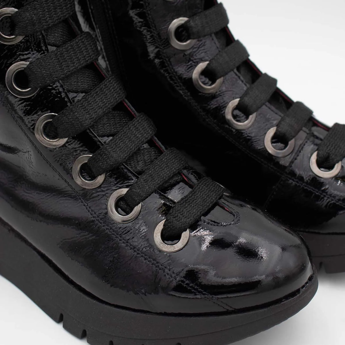 Jose Saenz 2272 Leather Patent Lace-Up Ankle Boots – Negro/Beige