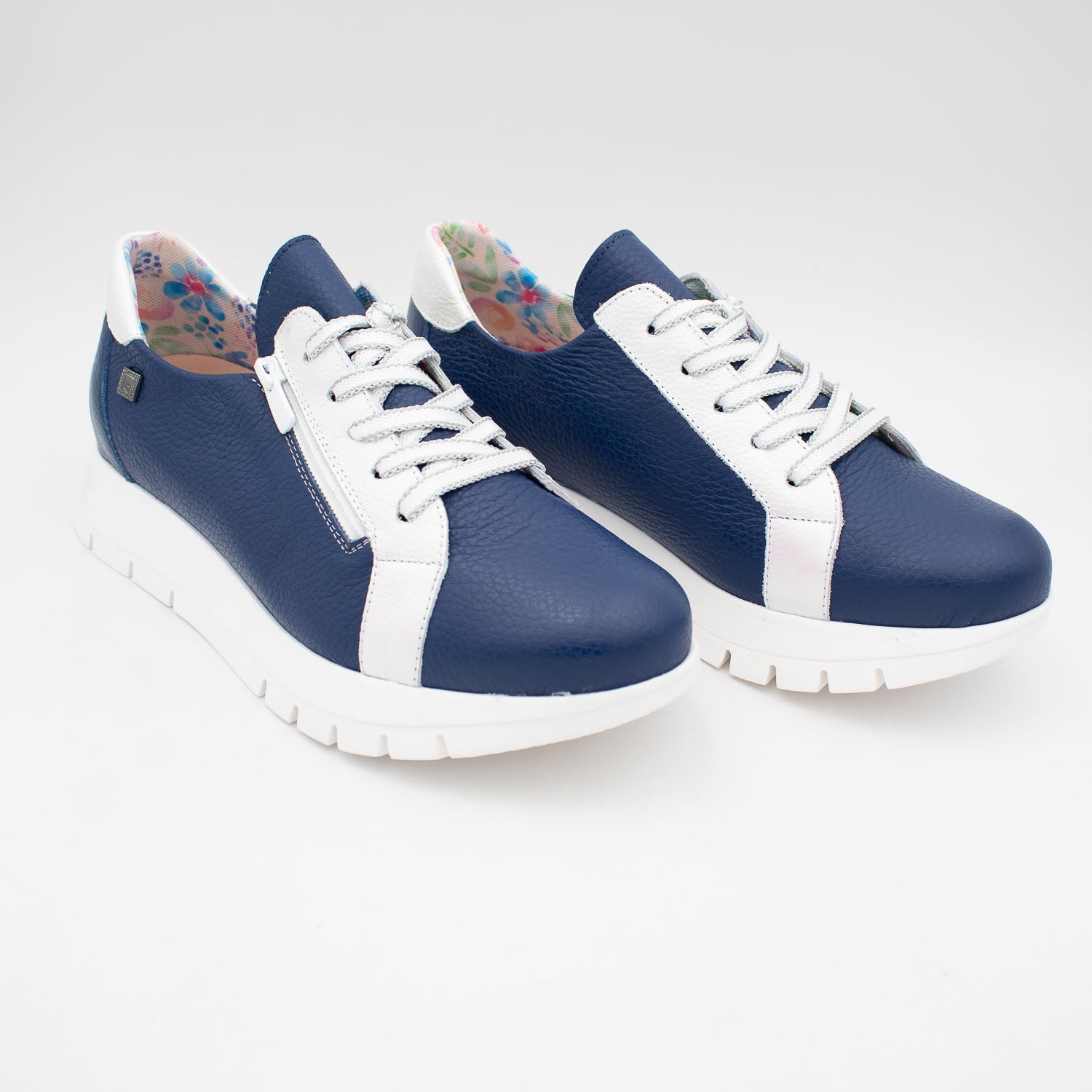 Jose Saenz Women’s Classic Runner – Navy with White & Silver Accents - Leavys Shoes