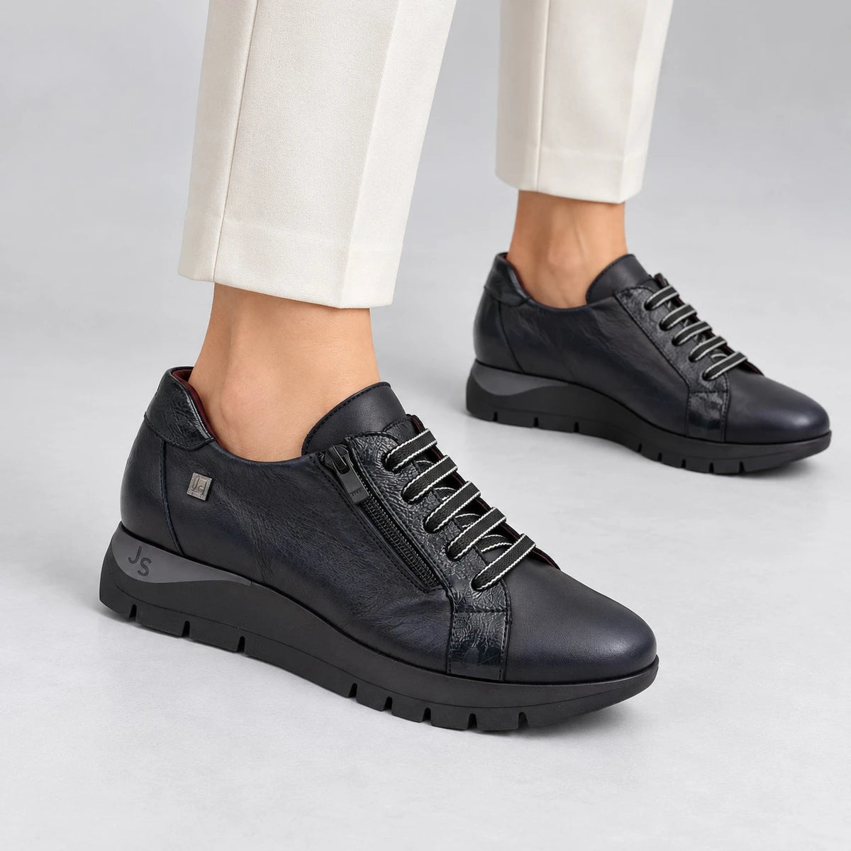 Jose Saenz Belén Navy Leather Zip Trainers