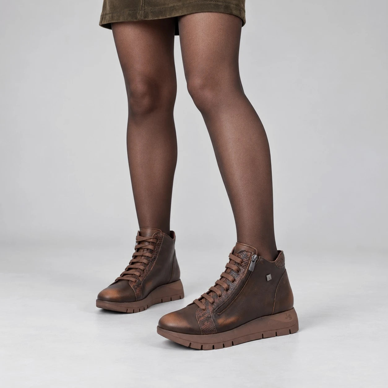 Jose Saenz Belén Tan & Brown Leather Zip Ankle Boots