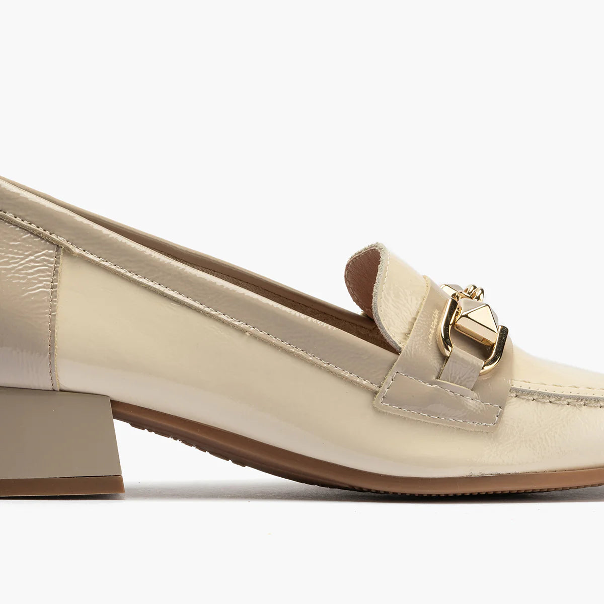 Pitillos Cream Patent Leather Loafer with Gold Chain - Leavys Shoes