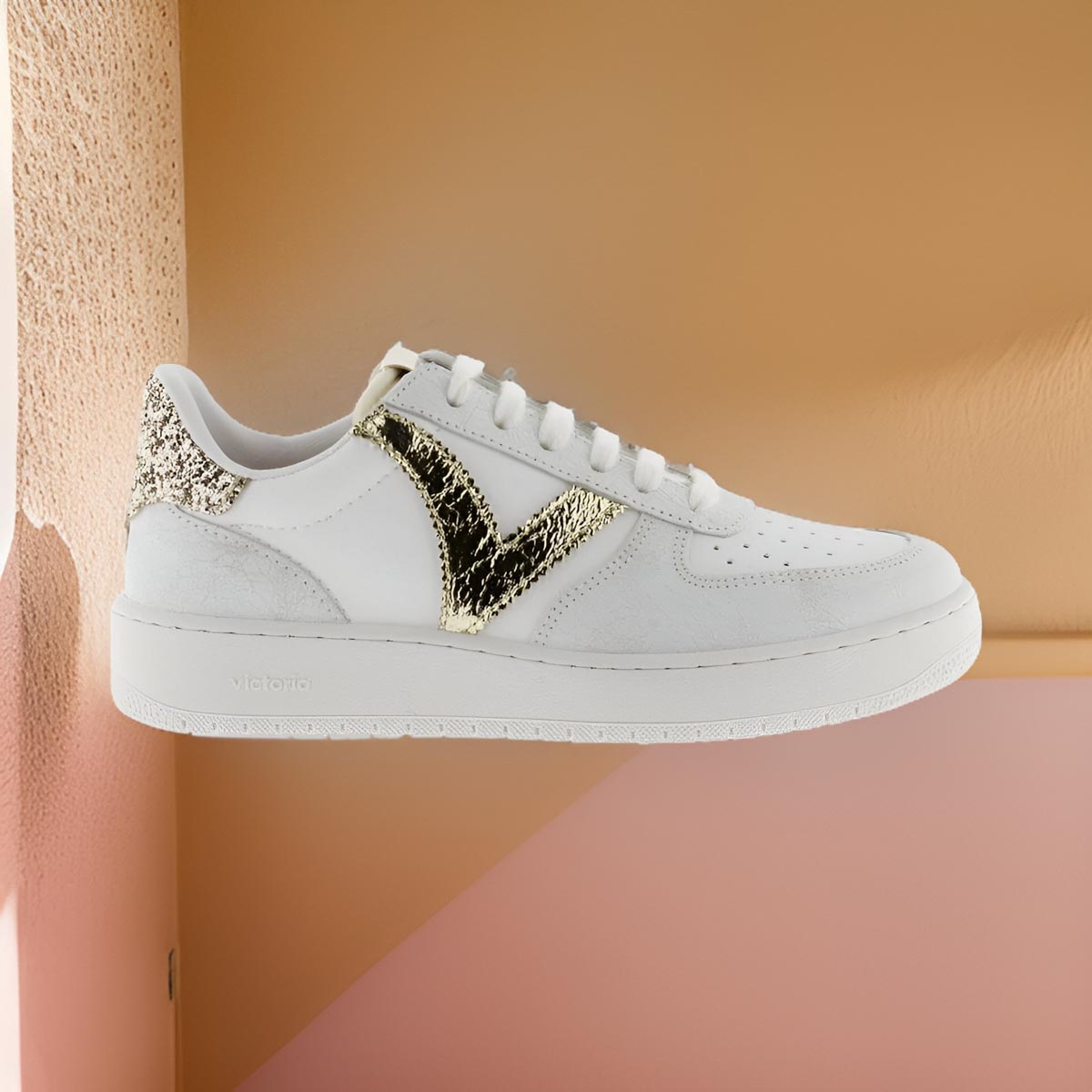 Victoria Madrid Crackle & Metal White Lace-Up Runners with Gold Accents