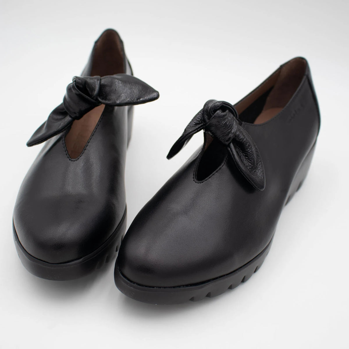 Wonders Black Leather Bow Wedge Slip-On Shoes