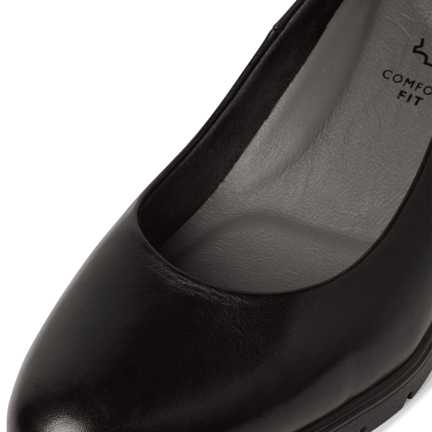 Closeup of Tamaris Comfort's Block Heel Court Shoe