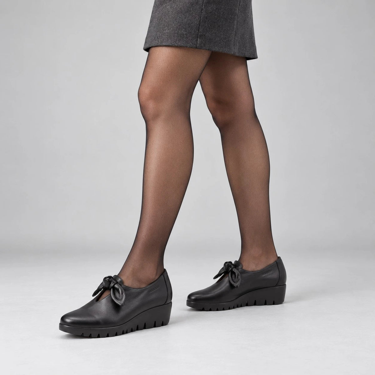 Wonders Black Leather Bow Wedge Slip-On Shoes
