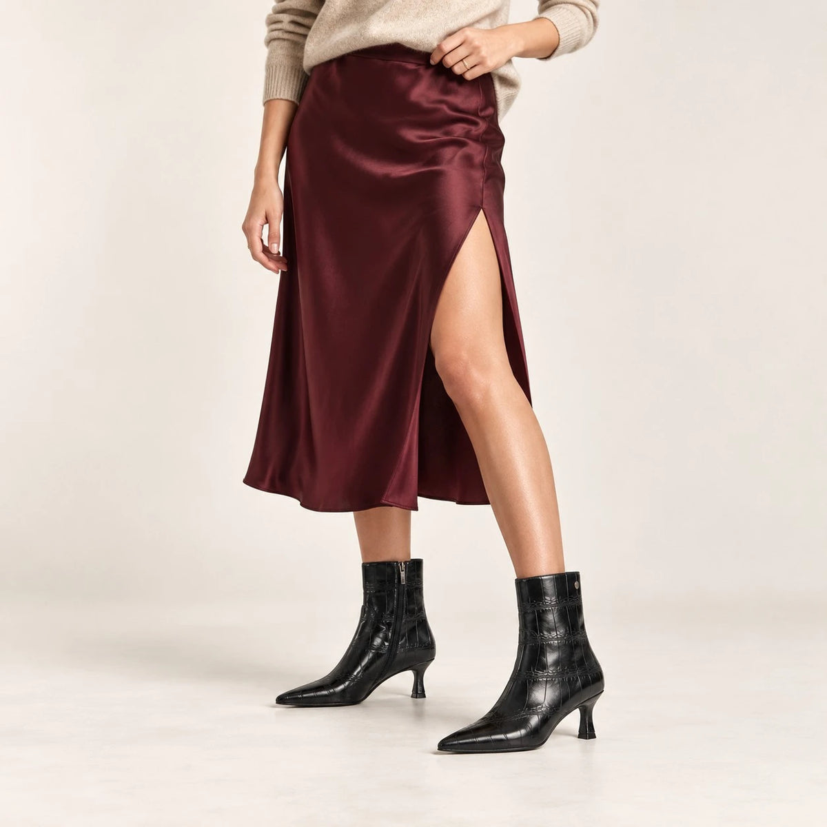 Xti Black Croc-Effect Pointed Vegan Ankle Boots