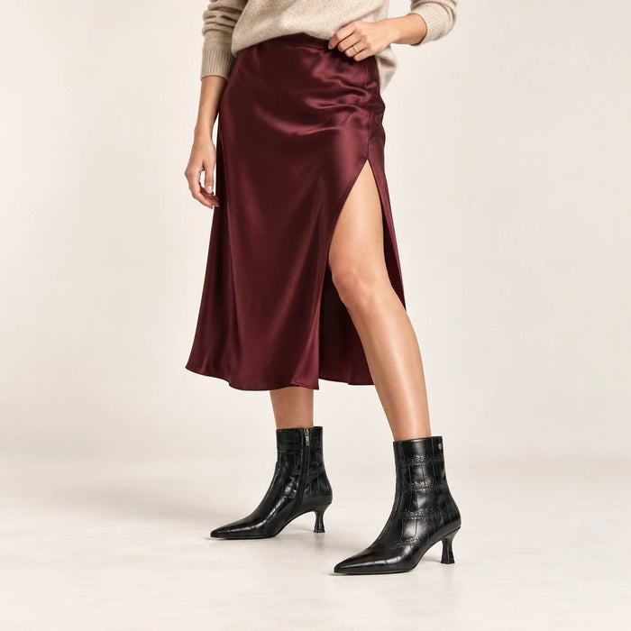 Xti Black Croc-Effect Pointed Vegan Ankle Boots