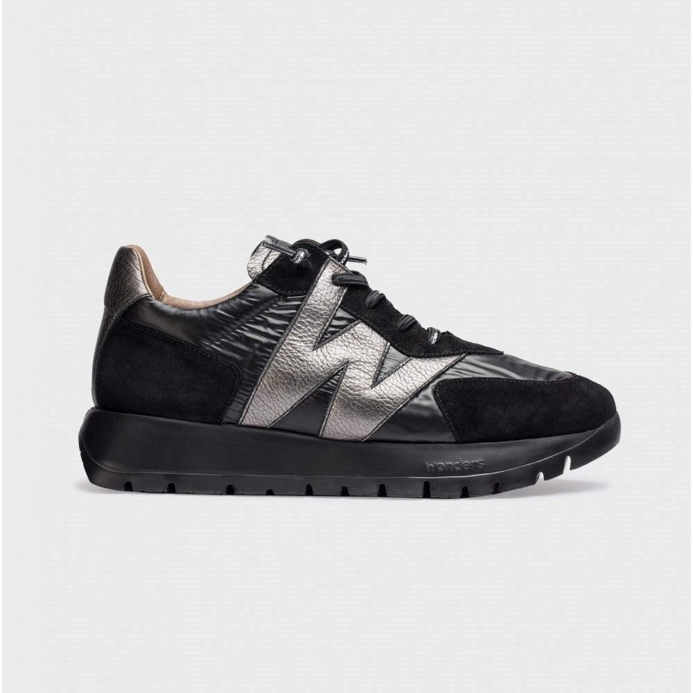 Wonders ODISEI Black Runner with Pewter Logo and WondersFly™ Technology