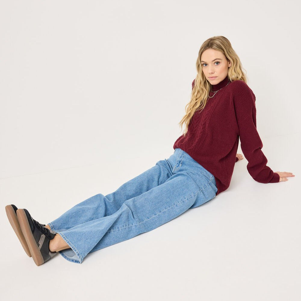 Tamaris Black Leather Lace-Up Sneaker with Bronze Accents - Leavys Shoes