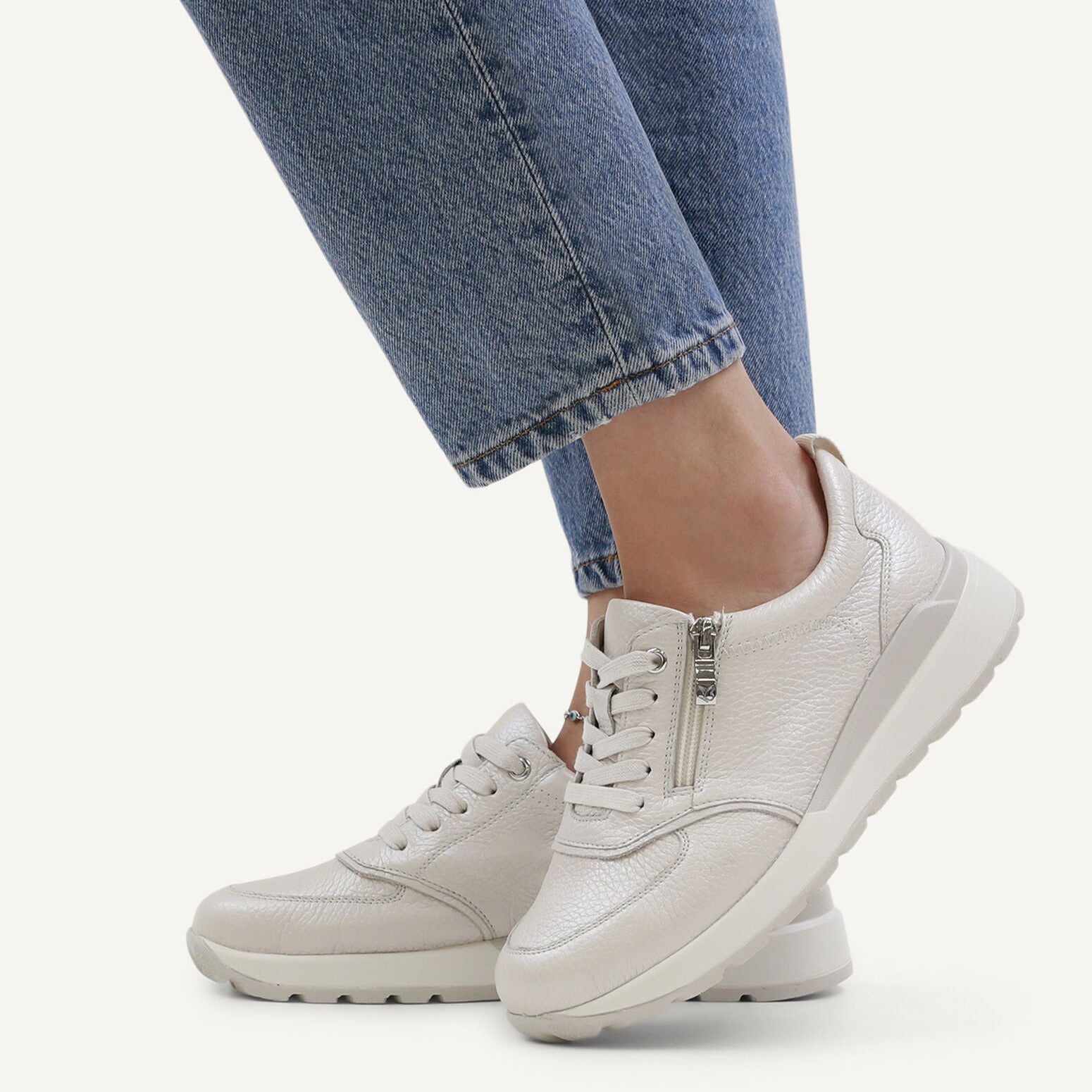 Caprice Neutral Trainer (Extra Wide Fit) – 9-23765-46 136