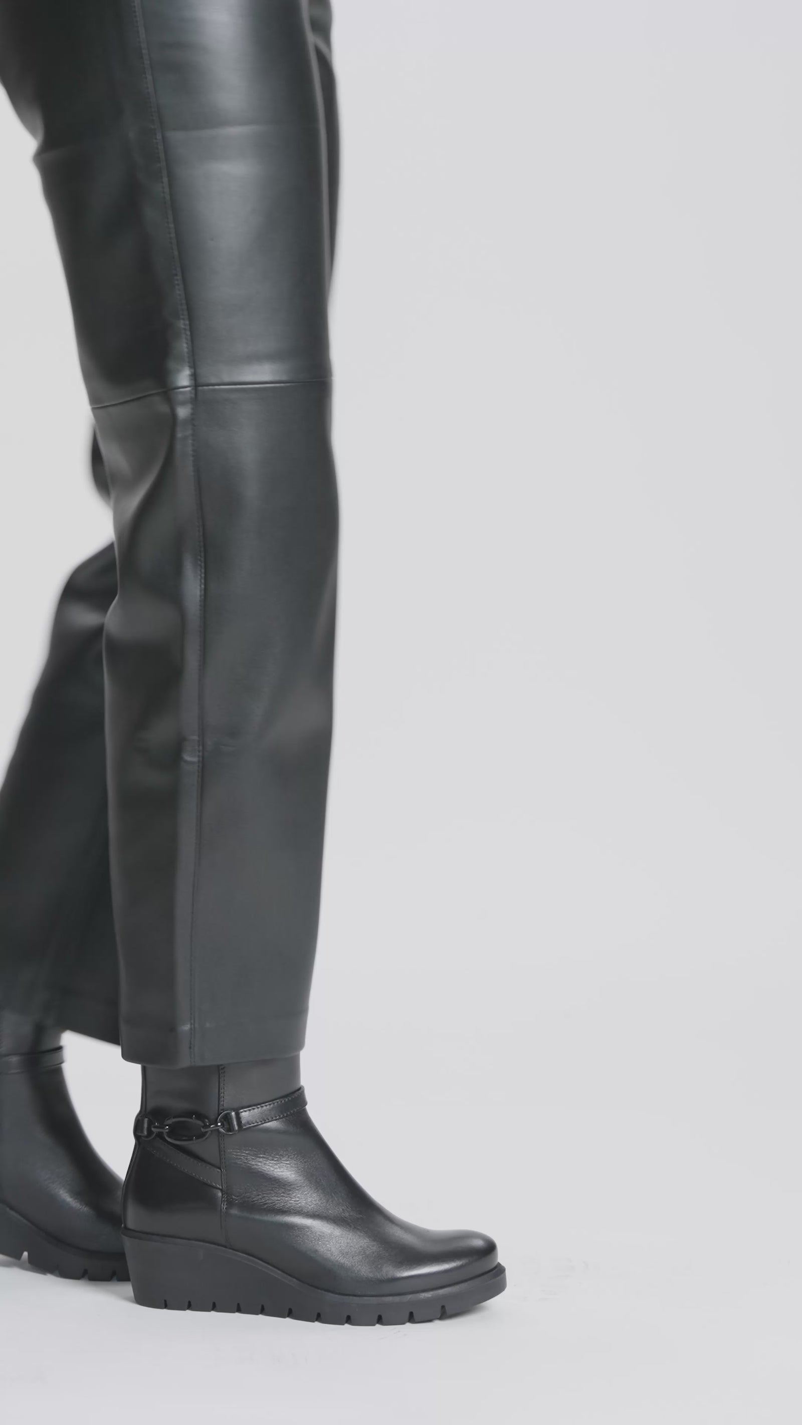 Ara Women’s Wedge Ankle Boots – Black