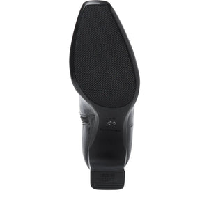 Close-up view of the boot's sole and anti-shock, anti-slip heel.