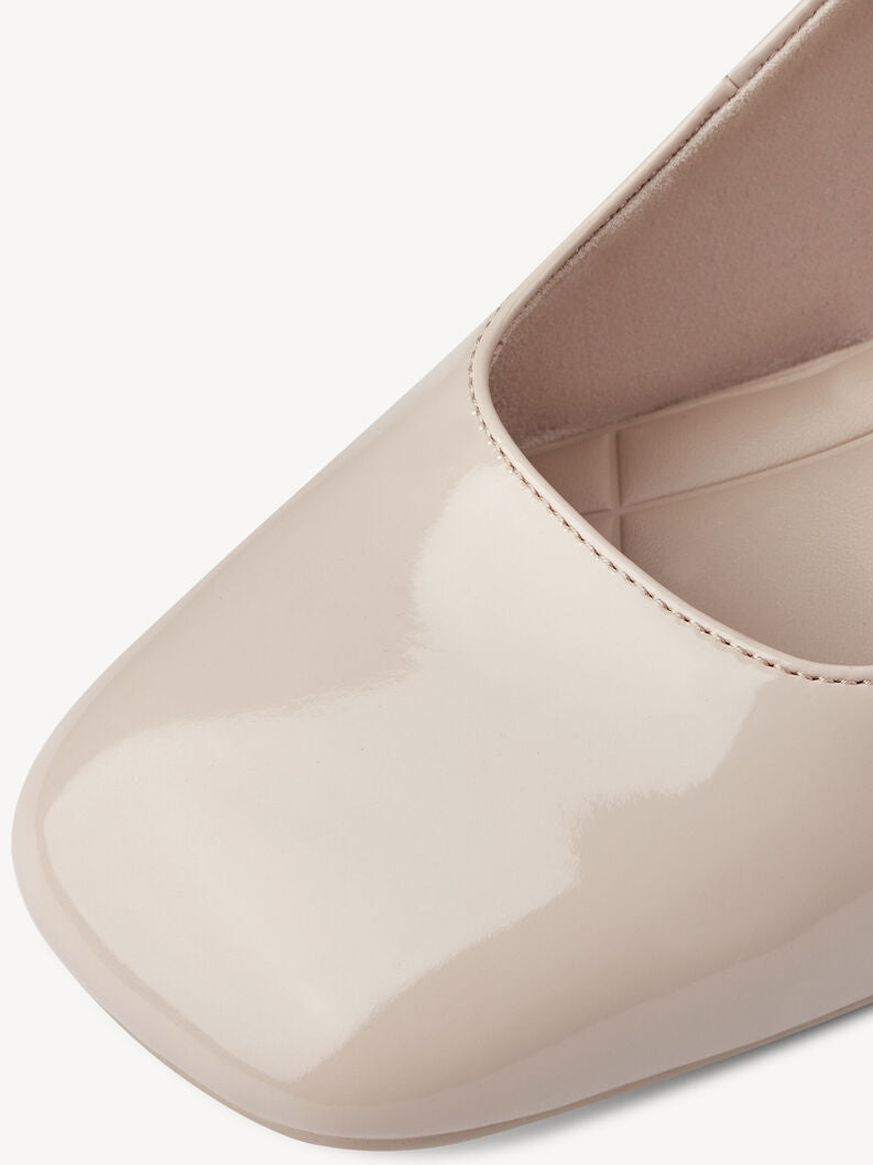 Zoomed-in shot of the square toe detail of the Elegant Nude Slingback.