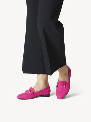 Doin’ It Right Metallic Accent Loafers in Pink